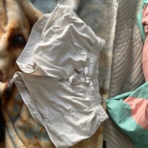 Lululemon Hotty Hot shorts Color: bone